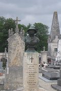 La tombe d'Aline, Claude et Claude Junior